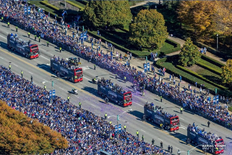 Chicago Trolley joins Chicago Cubs on their 2016 World Series Parade and Rally
